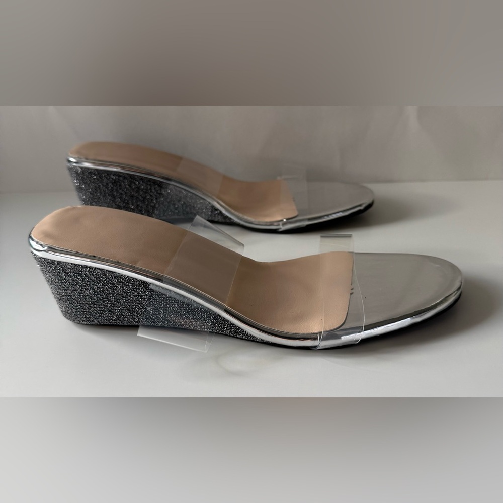 Women’s Silver Glitter Wedge Sandals Size 8.5 / EU 39 New with Tags